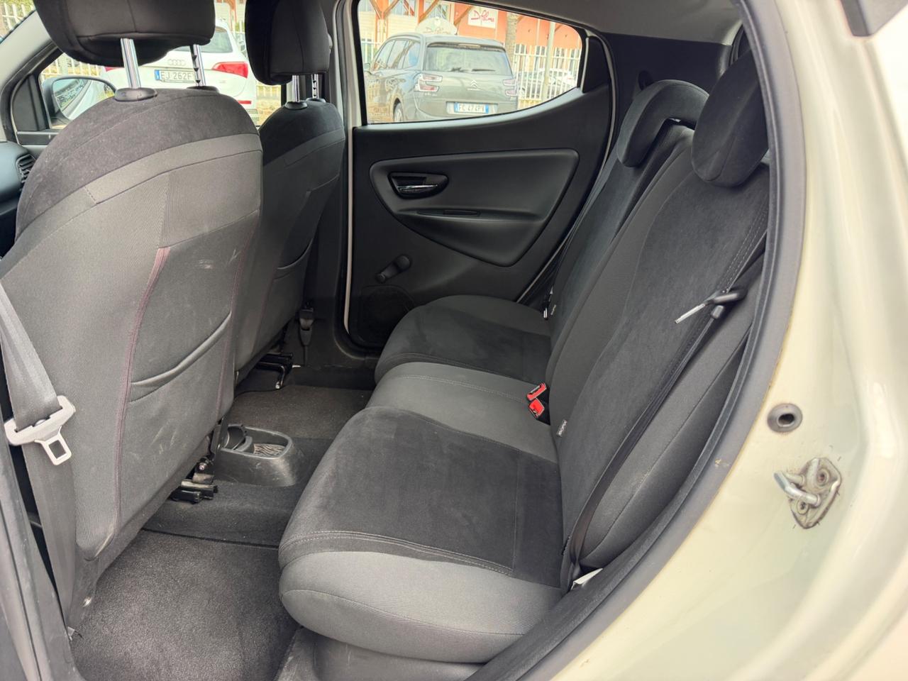 Lancia Ypsilon 1.2 69 CV 5 porte S&S Gold