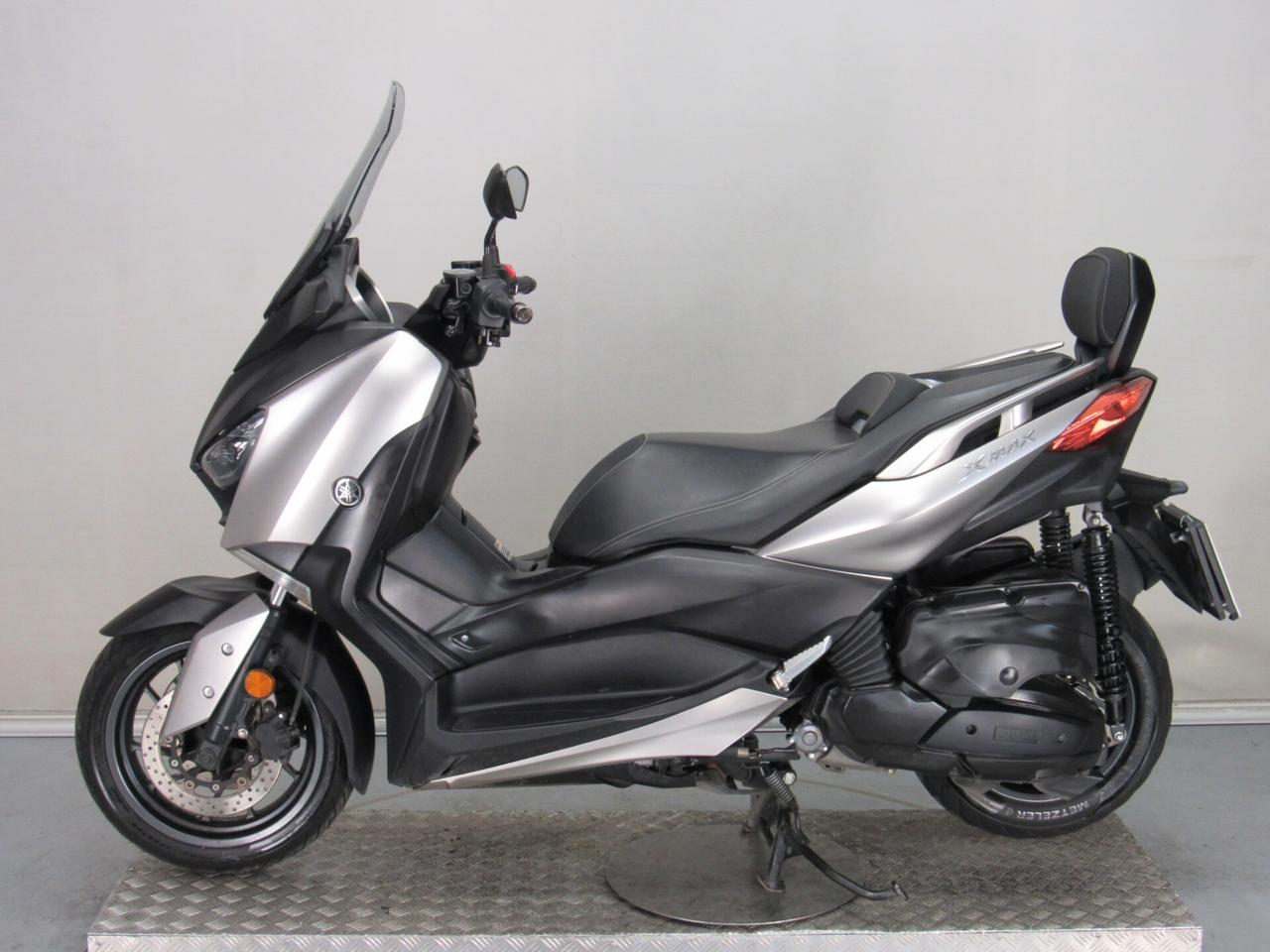 Yamaha X-Max 400 ABS
