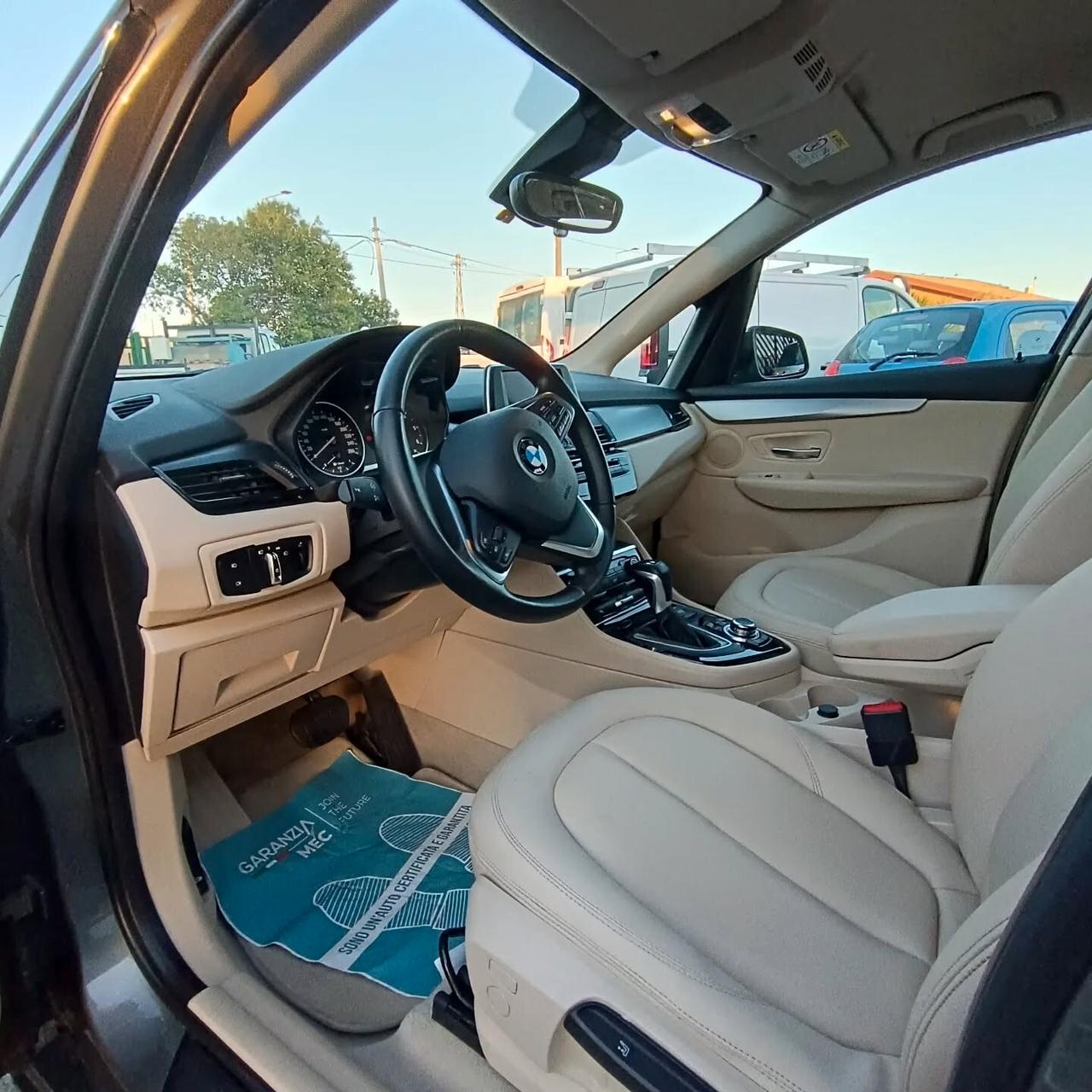 Bmw 2er Active Tourer 218d LUXURY