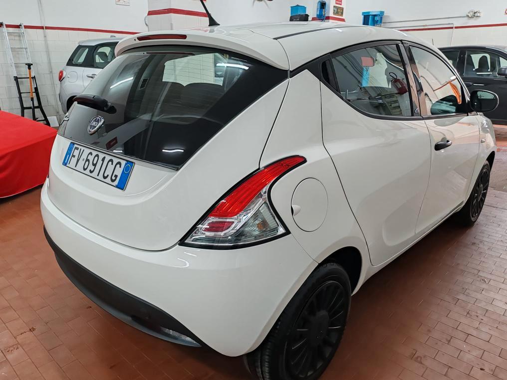 Lancia Ypsilon 1.2 Elefantino Blu 5 POSTI