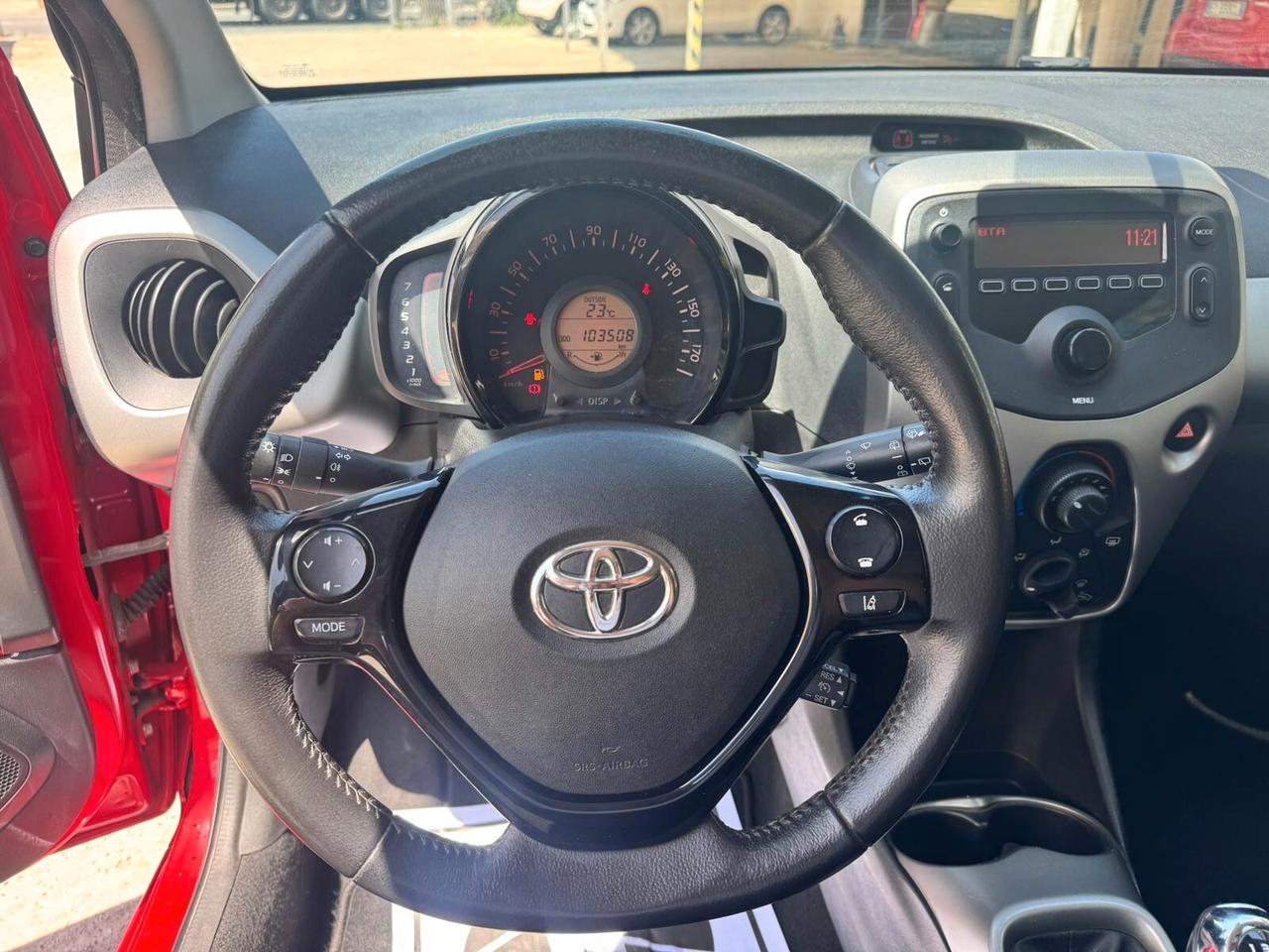 Toyota Aygo 1.0 VVT-i 69 CV 5 porte x-cool TSS