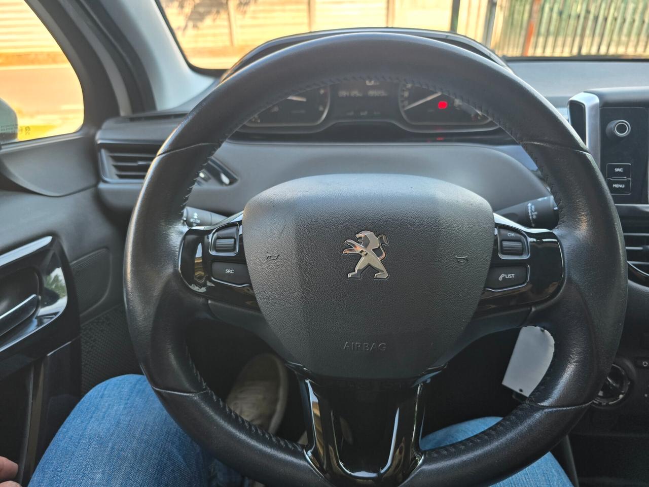 Peugeot 208 1.6HDI 75CV Allure 94000KM-2018