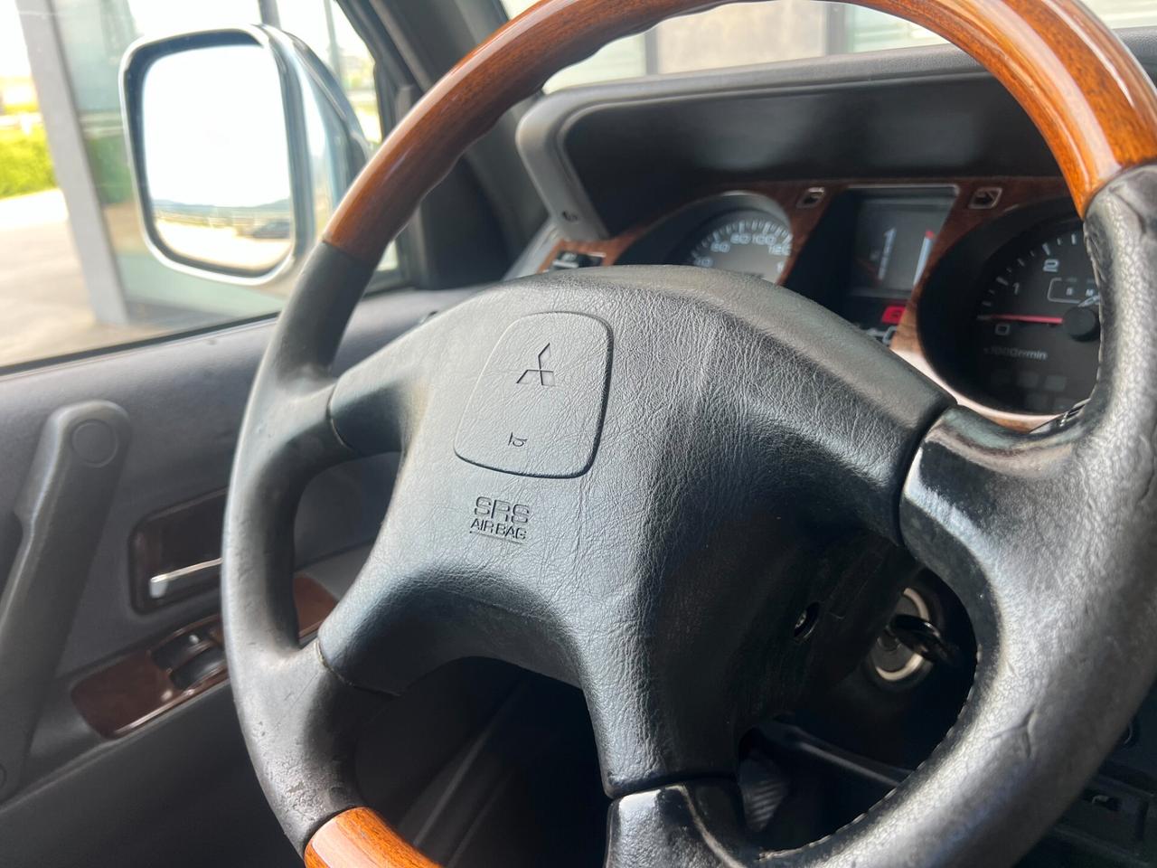 Mitsubishi Pajero 2.5 TDI Metal-top S.S. GLS Target