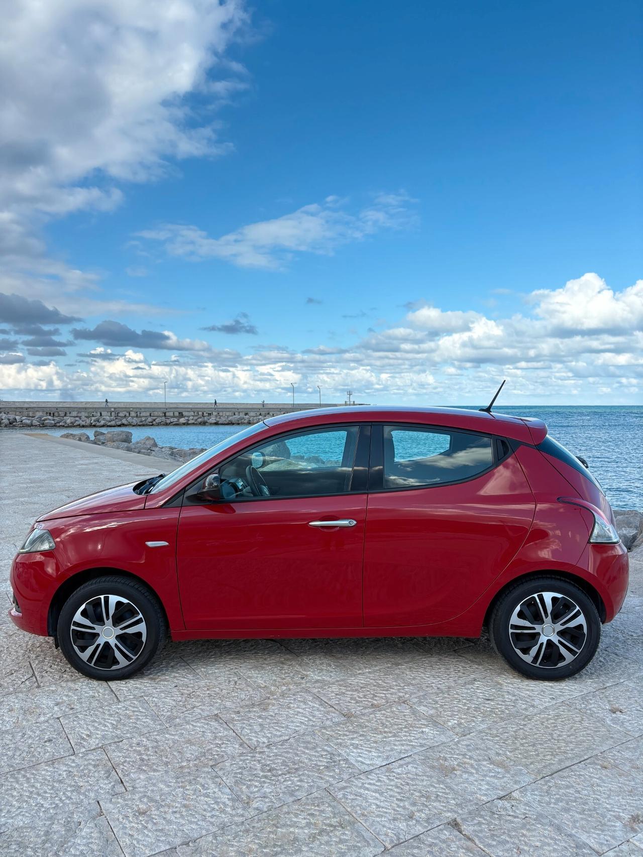 Lancia Ypsilon 1.0 FireFly 5 porte S&S Hybrid