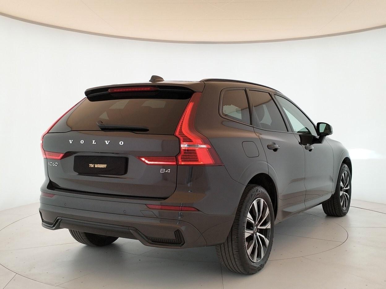 VOLVO XC60 2.0 b4 Plus Dark awd auto