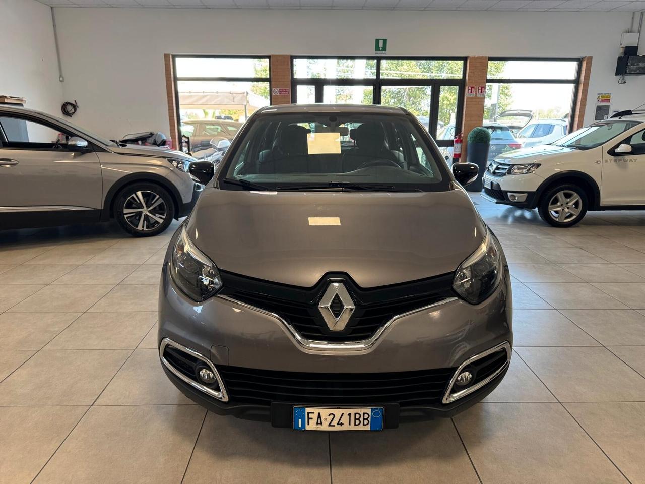 Renault Captur 0.9 TCE BENZ 90CV S&S ZEN UNIPRO 2015