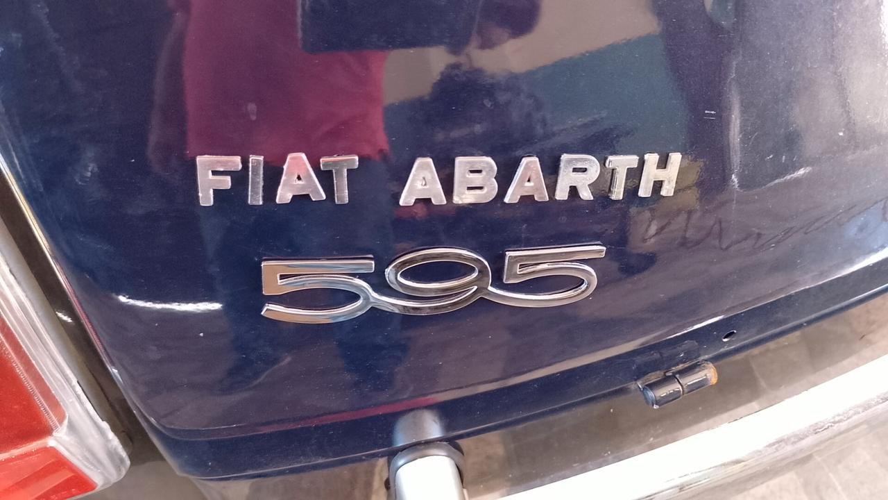 Abarth 595 blu