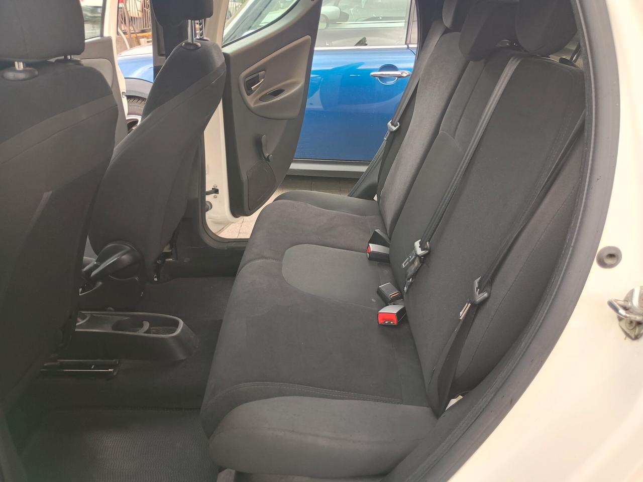 Lancia Ypsilon 1.2 69 CV 5 porte GPL Ecochic Silver