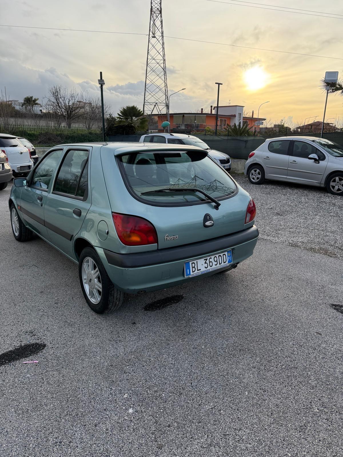 Ford Fiesta 1.2 gpl 2000