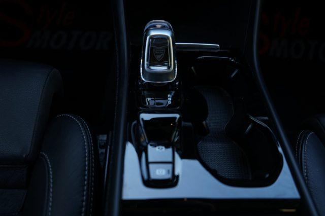 VOLVO XC40 T3 Geartronic Inscription Pari al Nuovo Certificat
