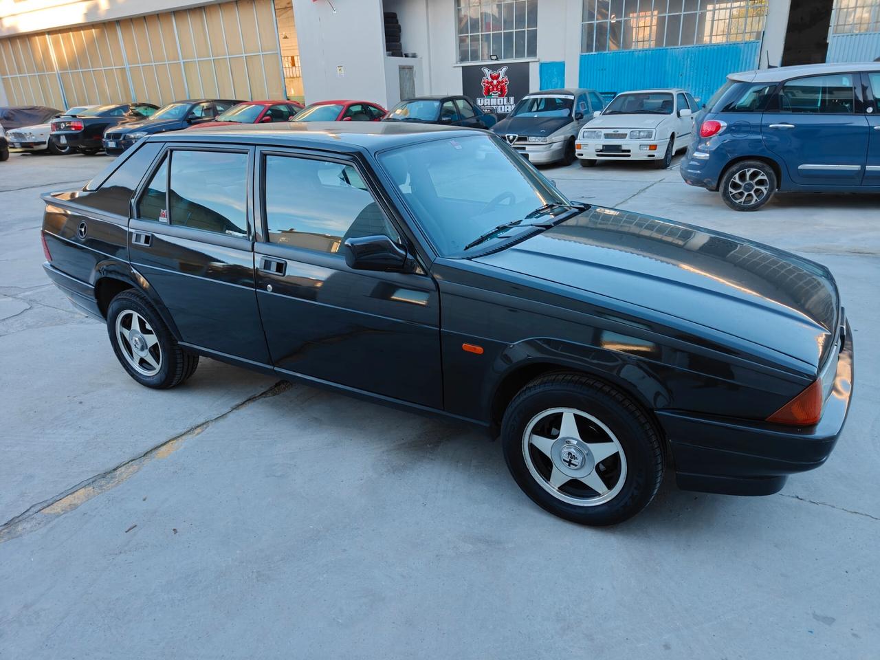 Alfa Romeo 75 motore nuovo