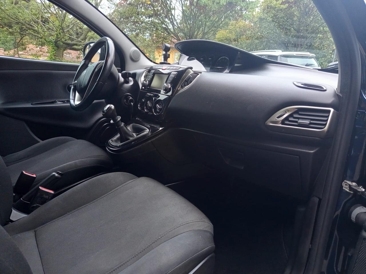 Lancia Ypsilon 1.2 69 CV 5 porte S&S Gold