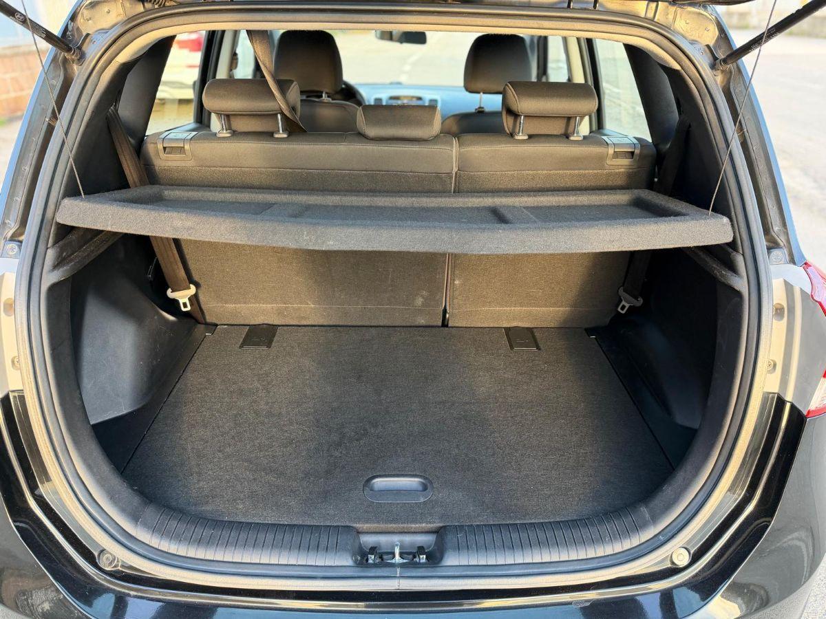 HYUNDAI - iX20 - 1.4 CRDI 77CV Comfort