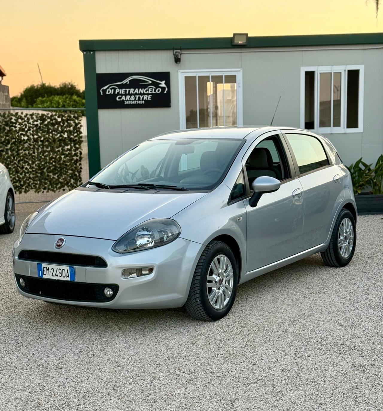 Fiat Punto 1.3 MJT II 75 CV 5 porte navigatore bluetooth
