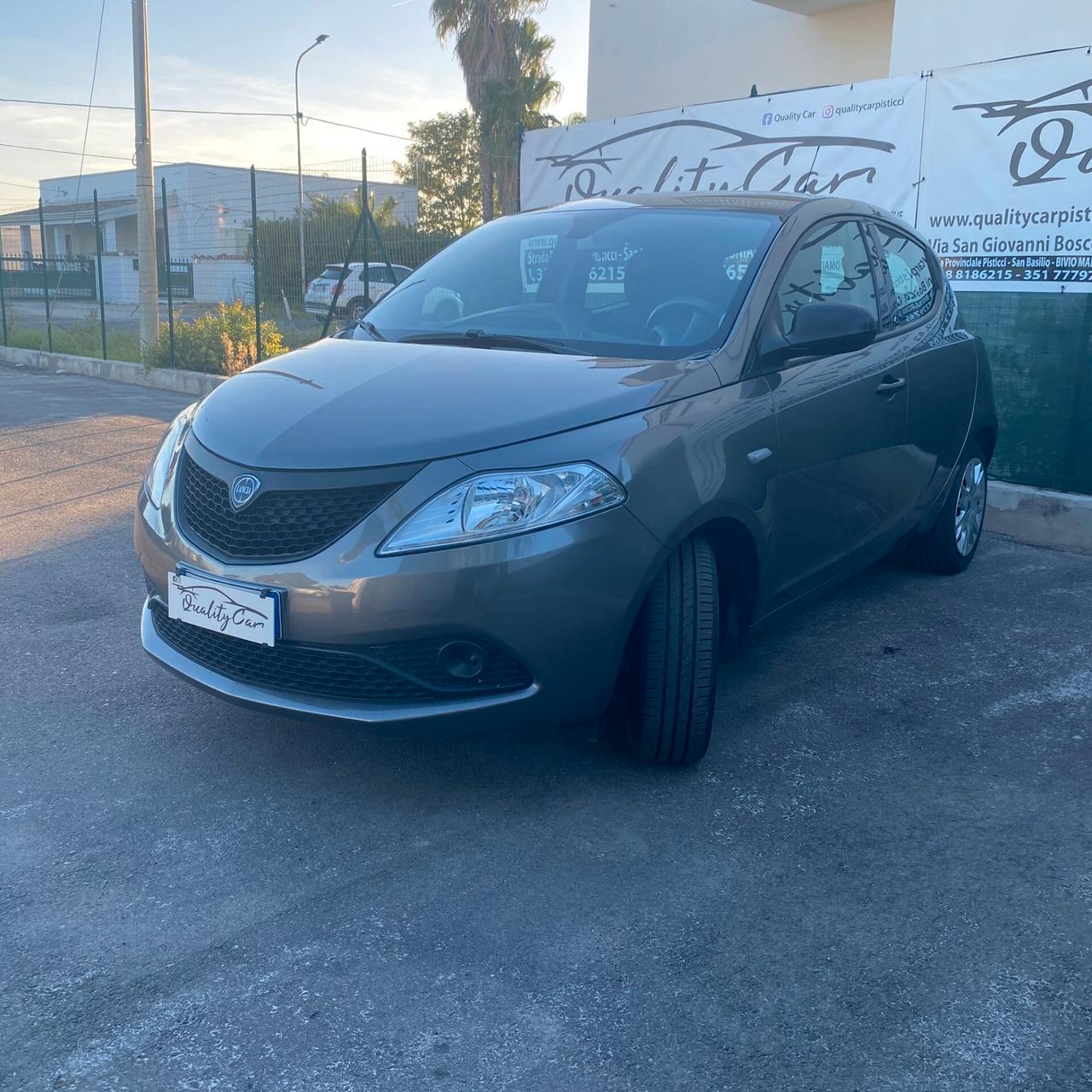 Lancia Ypsilon 1.2 69 CV 5 porte S&S Gold