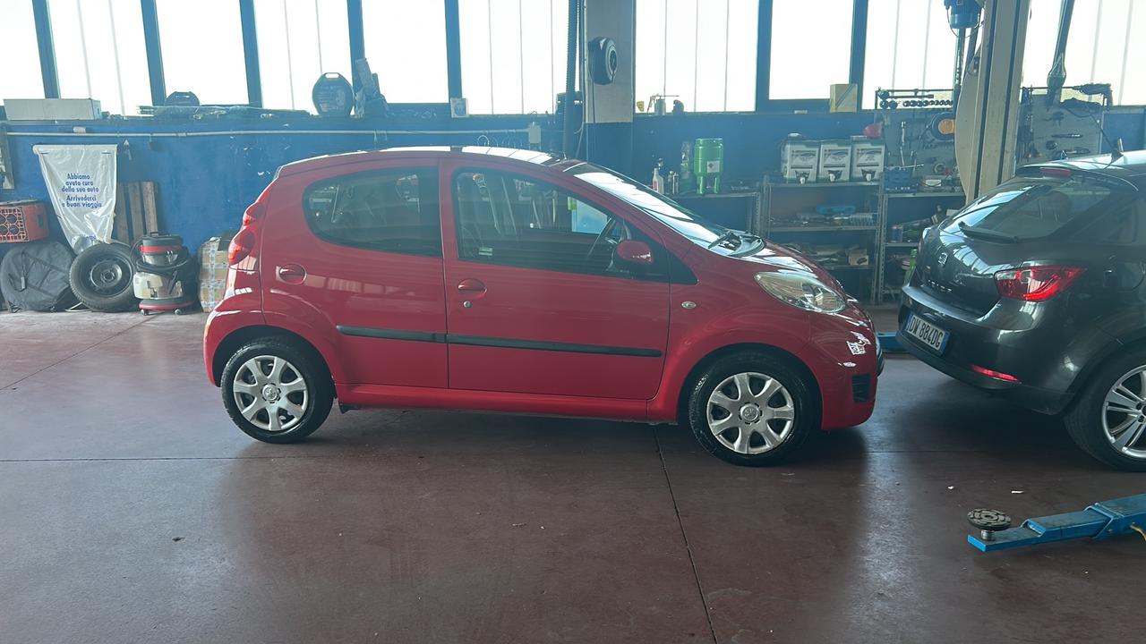 Peugeot 107 1.0 68CV 5p. Allure