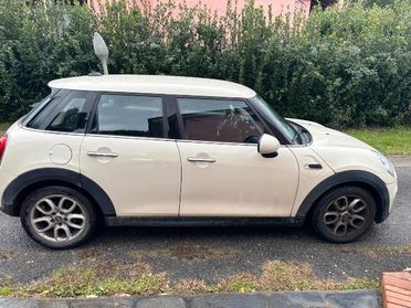 Mini Mini 1.5 Cooper D Business 5 porte