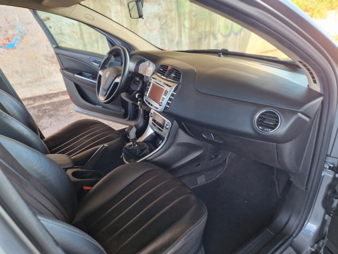 Lancia Delta 1.6 MJT DPF Gold