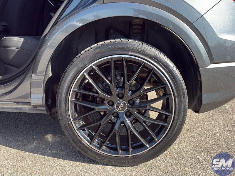 Audi Q2 1.5 35 TFSI IDENTITY BLACK