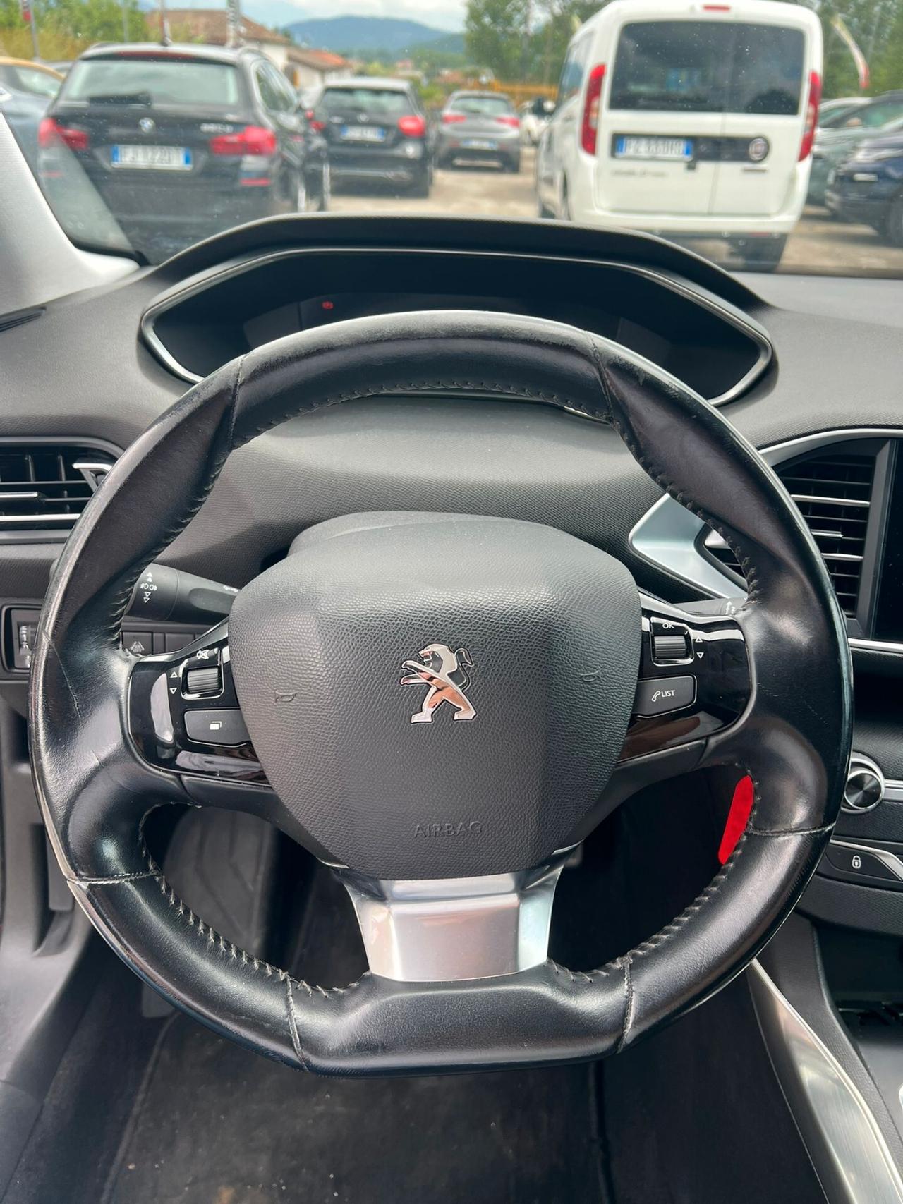 Peugeot 308 BlueHDi 130 S&S Allure