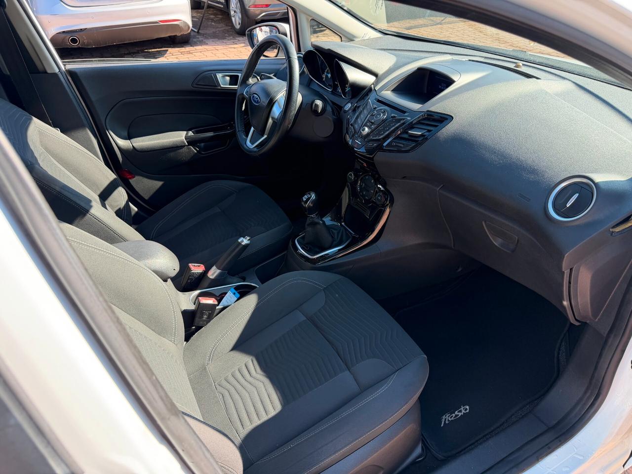 Ford Fiesta 1.5 TDCi 75CV 5 porte Titanium