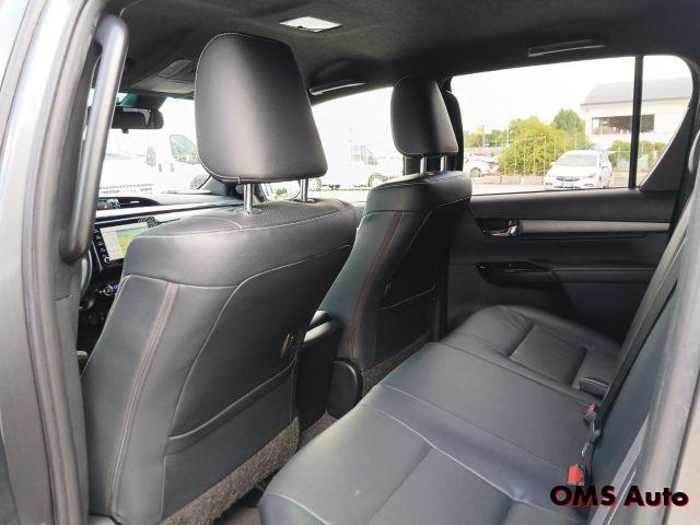 TOYOTA Hilux 2.8 D A/T 4WD 4 porte Double Cab Invincible N1