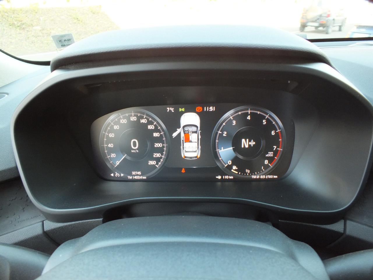 VOLVO XC40 T2 CORE 32.000 KM!