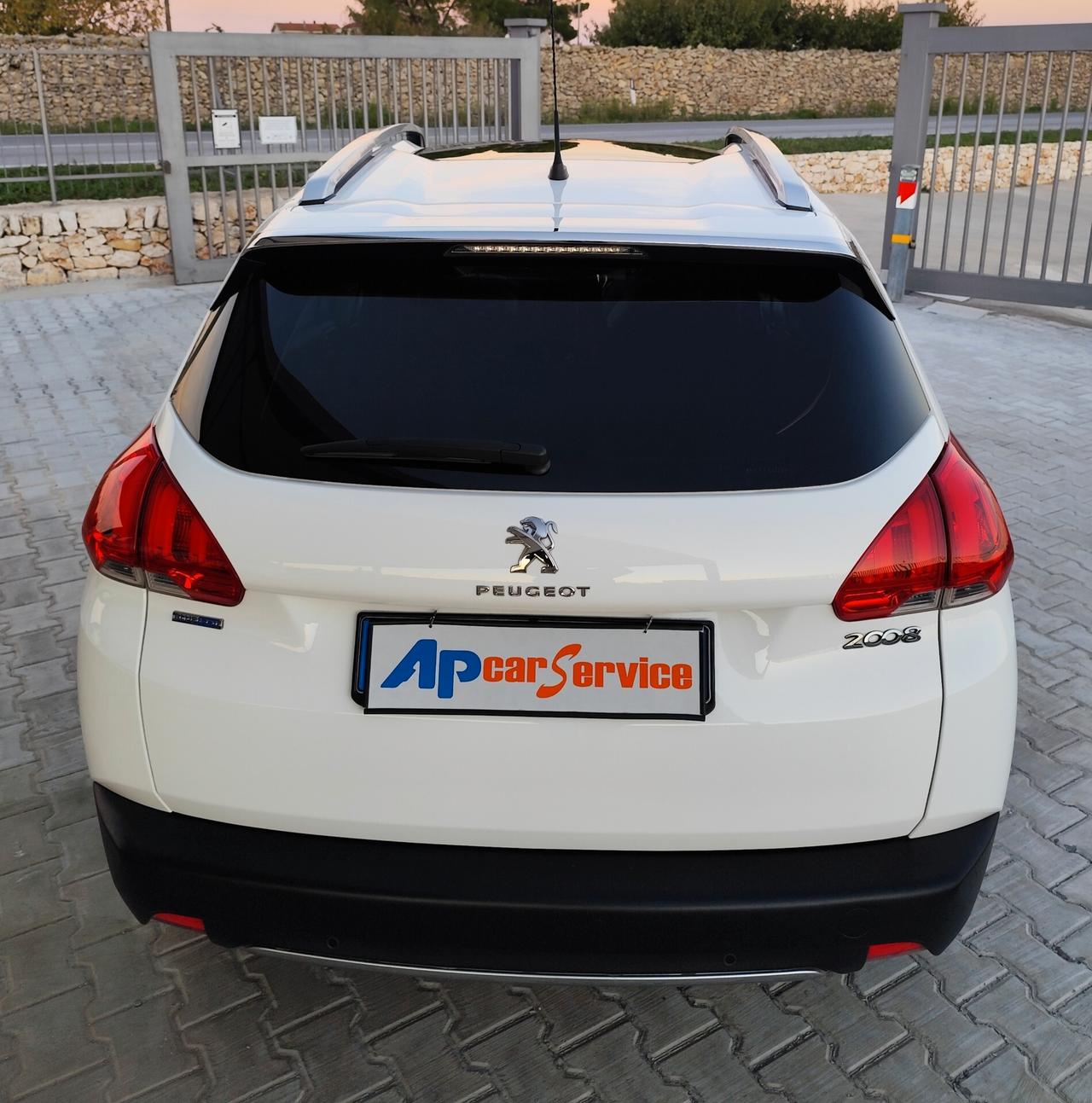 Peugeot 2008 BlueHDi 100 Allure