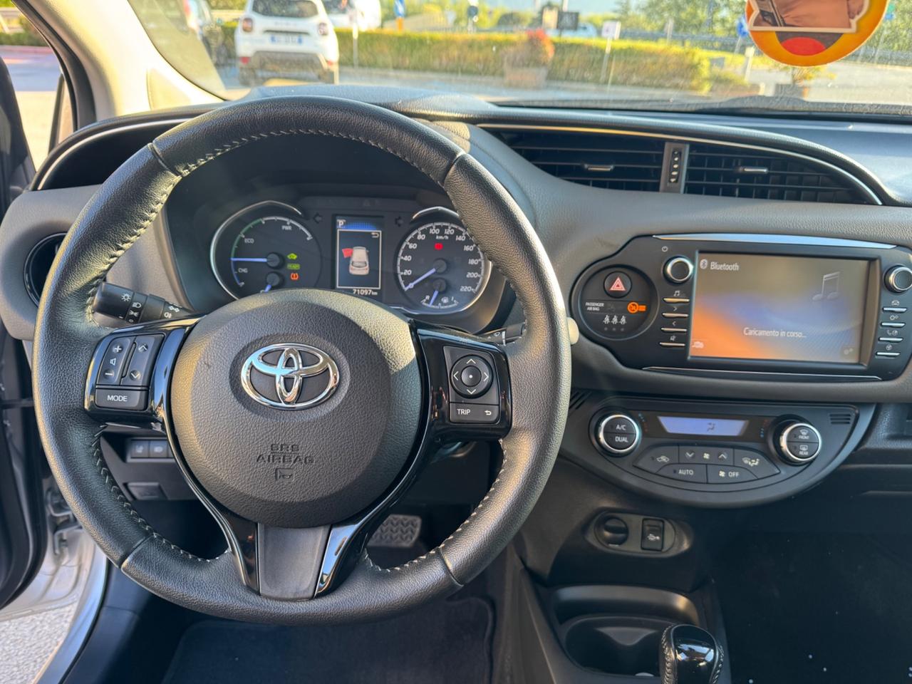 Toyota Yaris 1.5 HYBRID 5P.