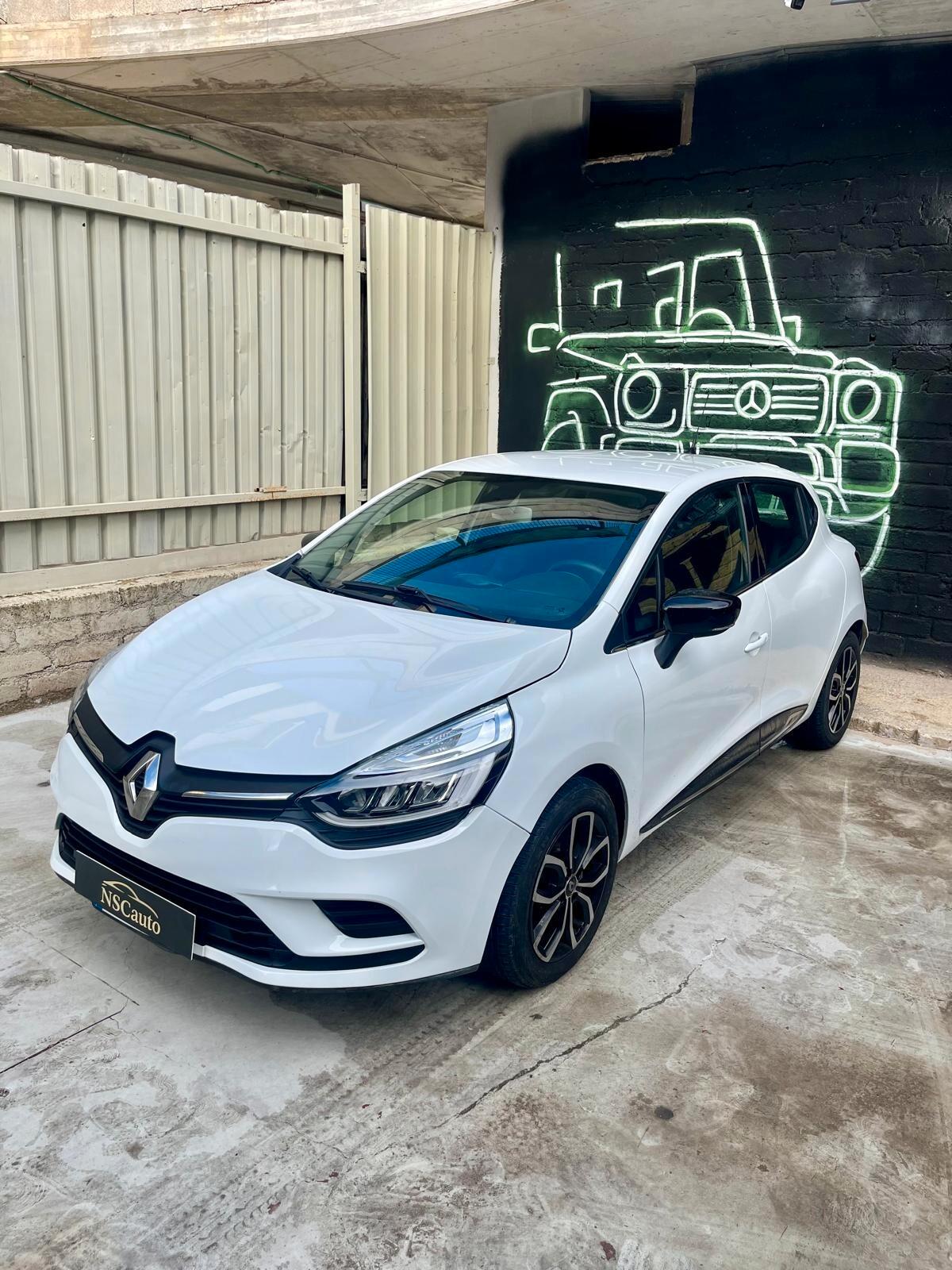 Renault Clio dCi 8V 90 CV 5 porte Moschino Intens