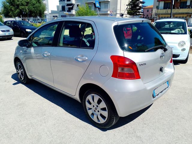 TOYOTA Yaris 1.0 5 porte Sol