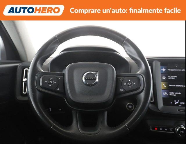 VOLVO XC40 T2 Momentum Pro