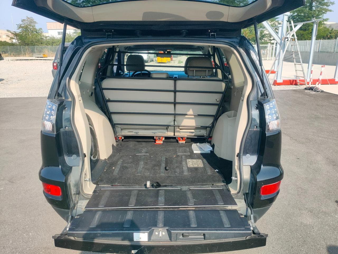 Mitsubishi Outlander 2.2 DI-D TC-SST Instyle DPF 7p