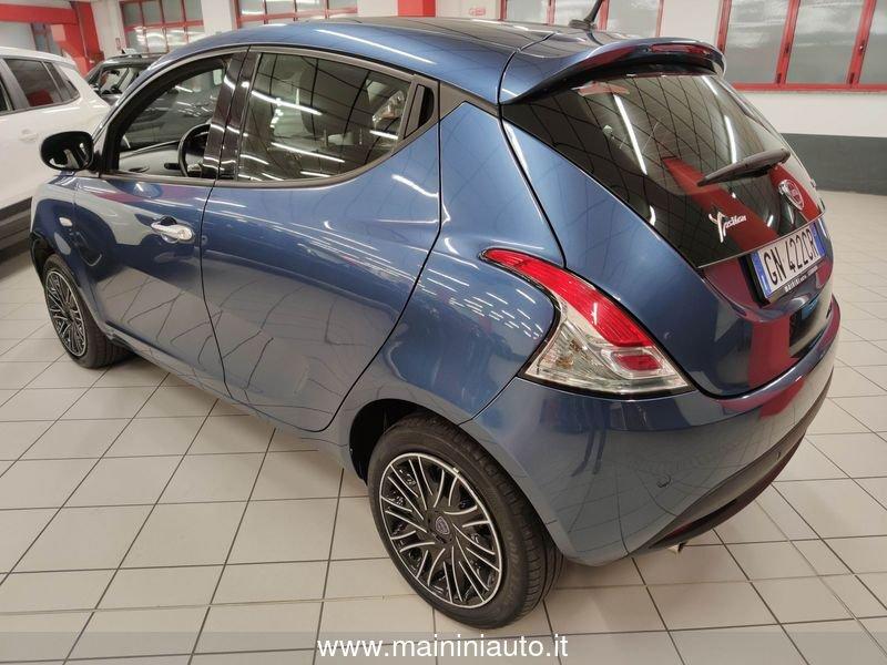 Lancia Ypsilon 1.0 70cv 5p Hybrid Gold + Car Play