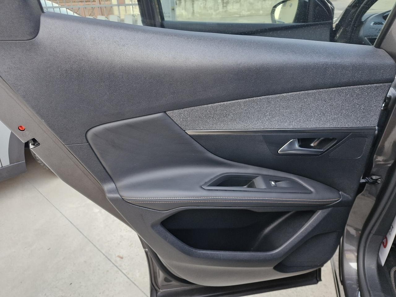 PEUGEOT 3008 1.5 BlueHDi GT line TETTO ANNO 2018