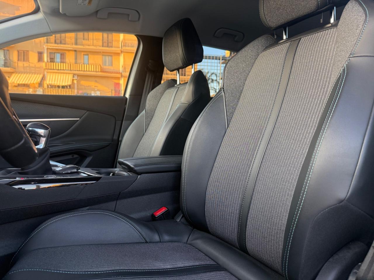 Peugeot 3008 BlueHDi 130 S&S Allure restyling 2021