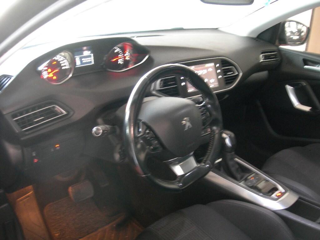 Peugeot 308 BlueHDi 120 S&S EAT6 Allure