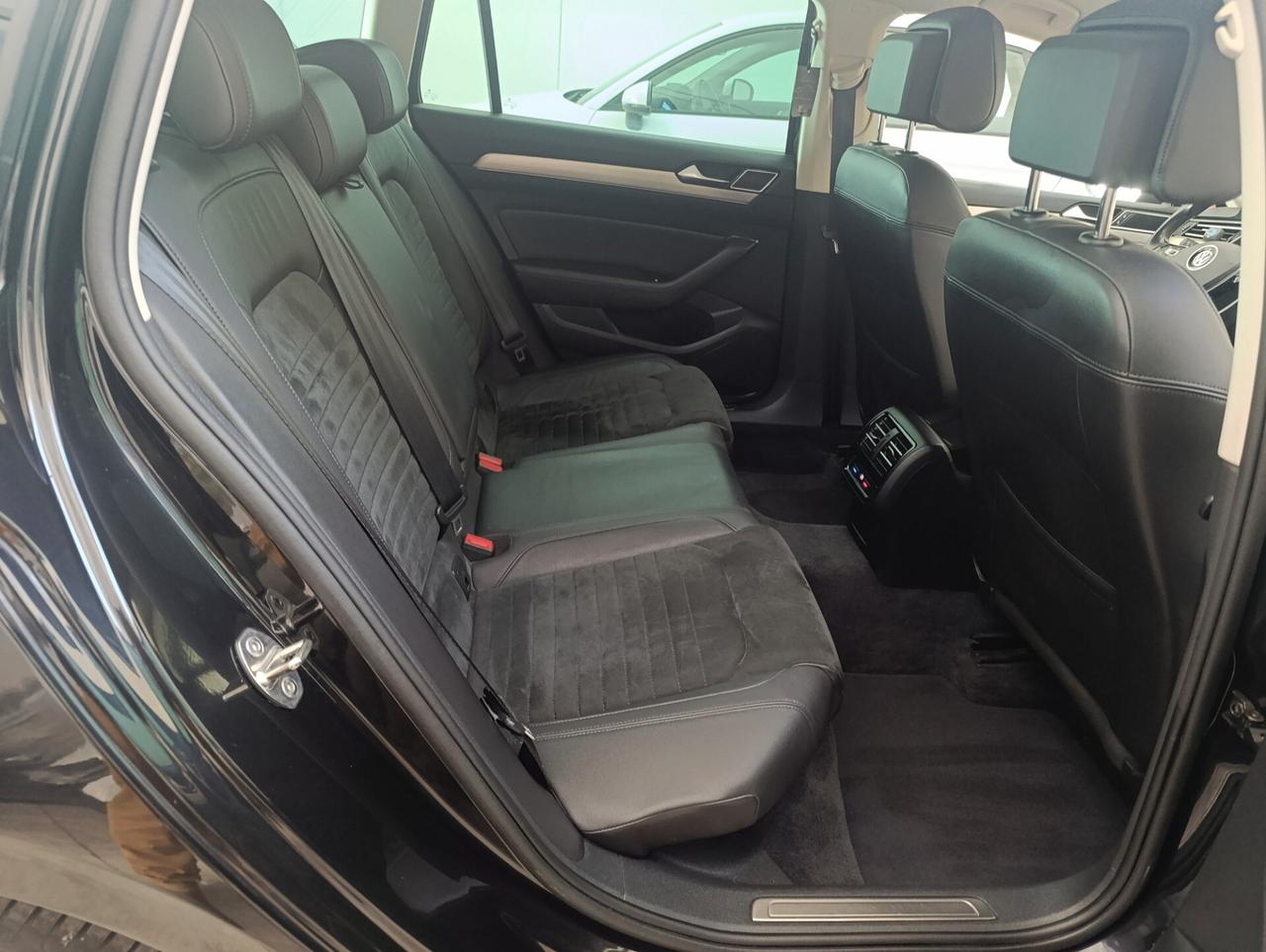 Volkswagen Passat Variant 8 2.0 TDI 150cv DSG Executive