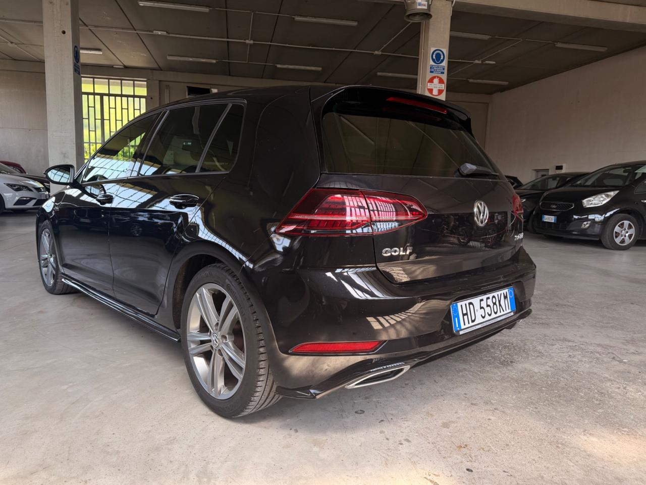 Volkswagen Golf 2.0 TDI 5p. R-Line