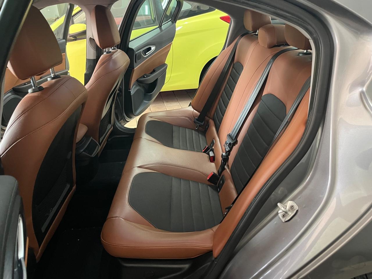 Alfa Romeo Giulia 2.2 180 CV AT8 Business Sport Launch Ed.