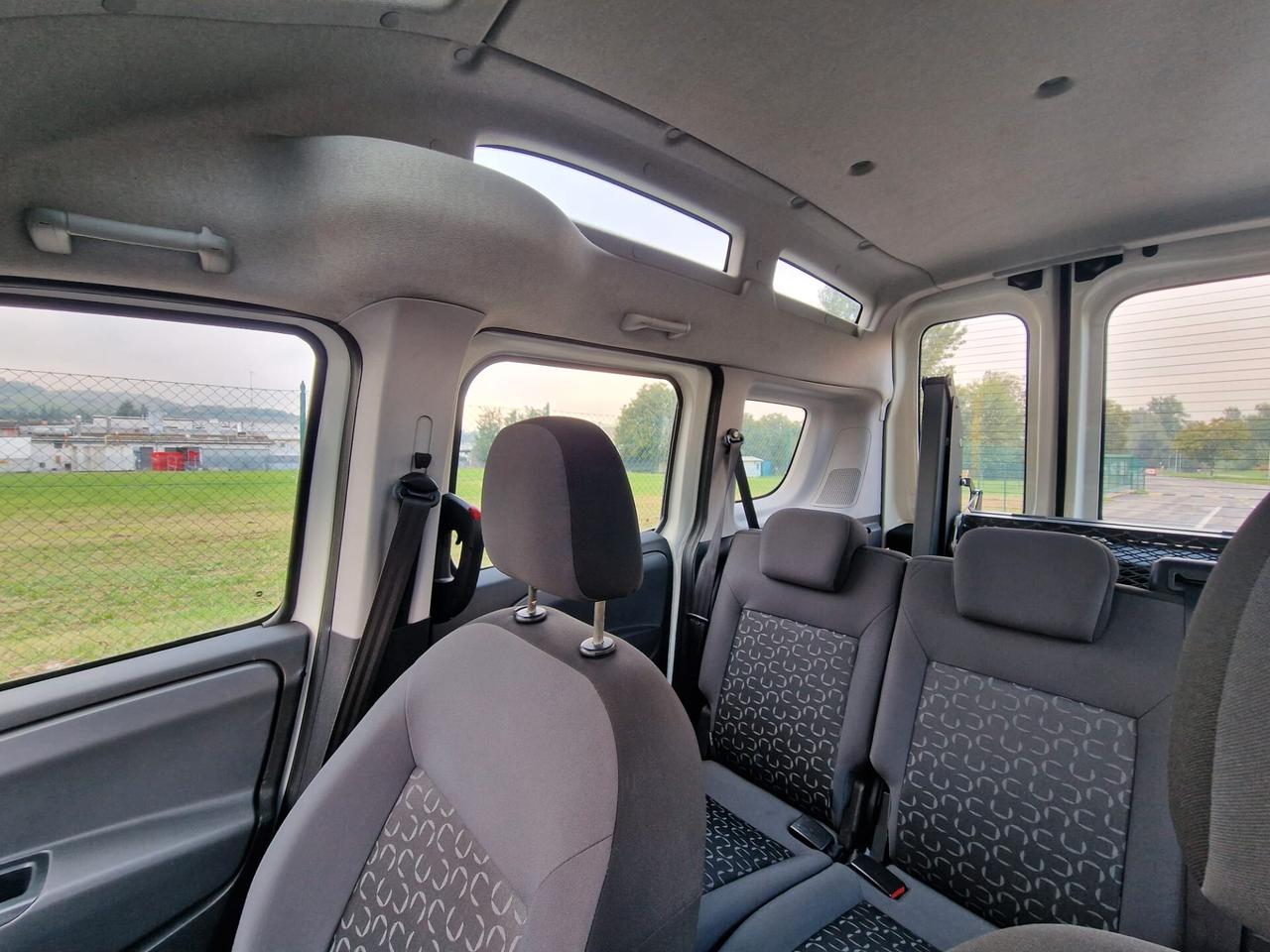 Fiat Doblo 1.6 MJT 16V tetto alto, traporto disabili - 2011