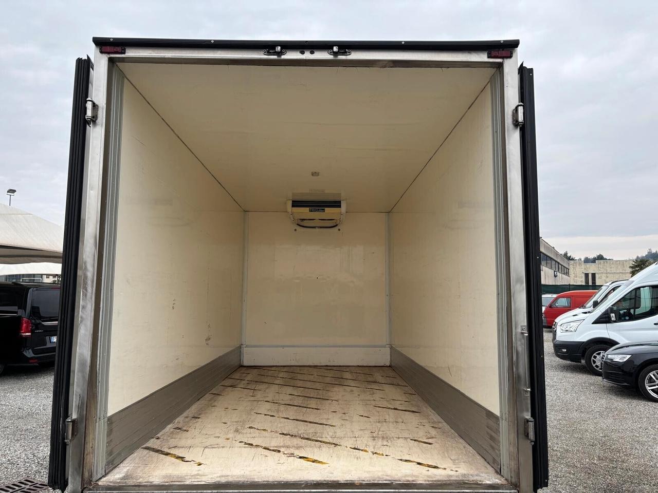 Nissan Cabstar NT400 Cabstar 32.12 2.5 dCi 122 CV PL Cabinato