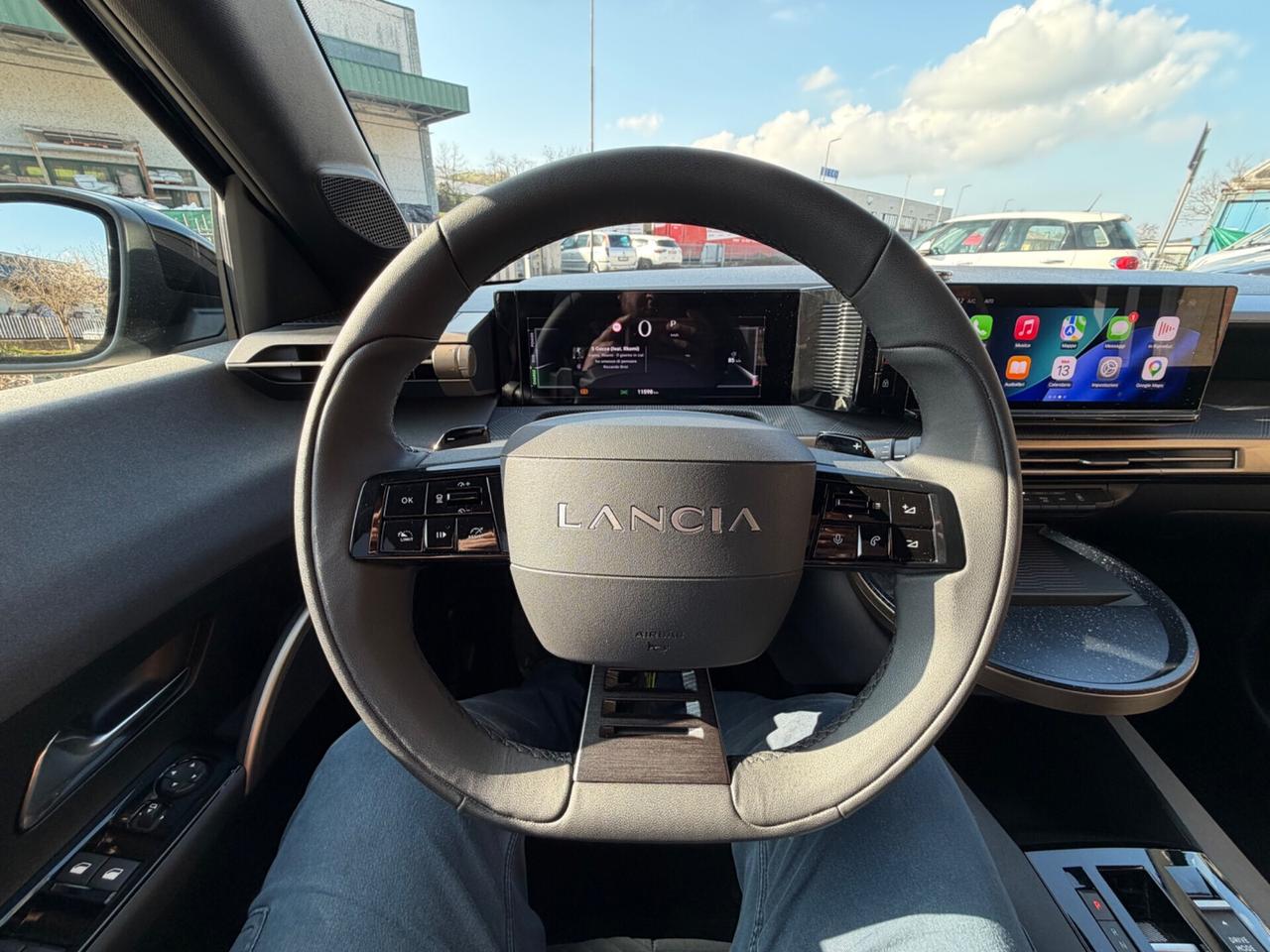 Lancia Ypsilon Hybrid e-DCT LX