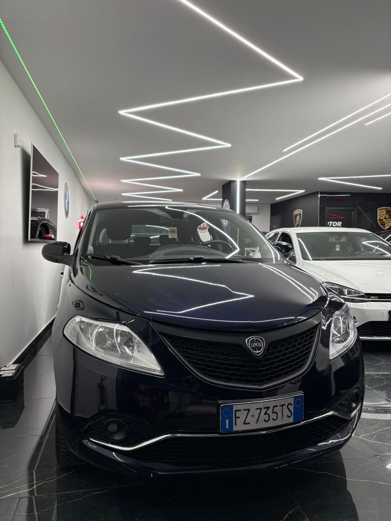 Lancia Ypsilon 1.2 69 CV 5 porte GPL Ecochic Platinum
