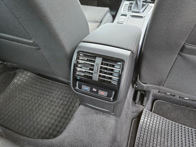 VOLKSWAGEN Passat Variant 2.0 TDI DSG Executive BlueMotion Tech.