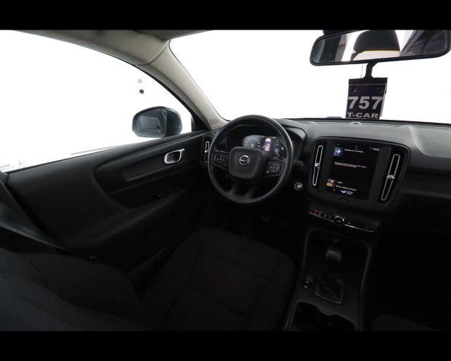 VOLVO XC40 T2 Momentum Core