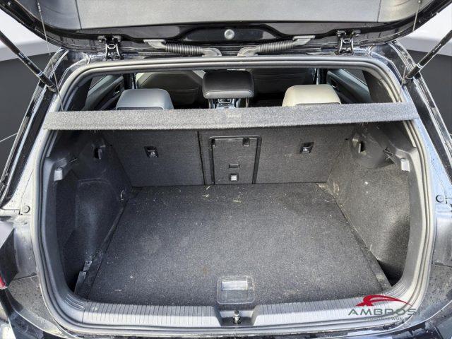 VOLKSWAGEN Golf 2.0 tdi R-Line 150cv dsg