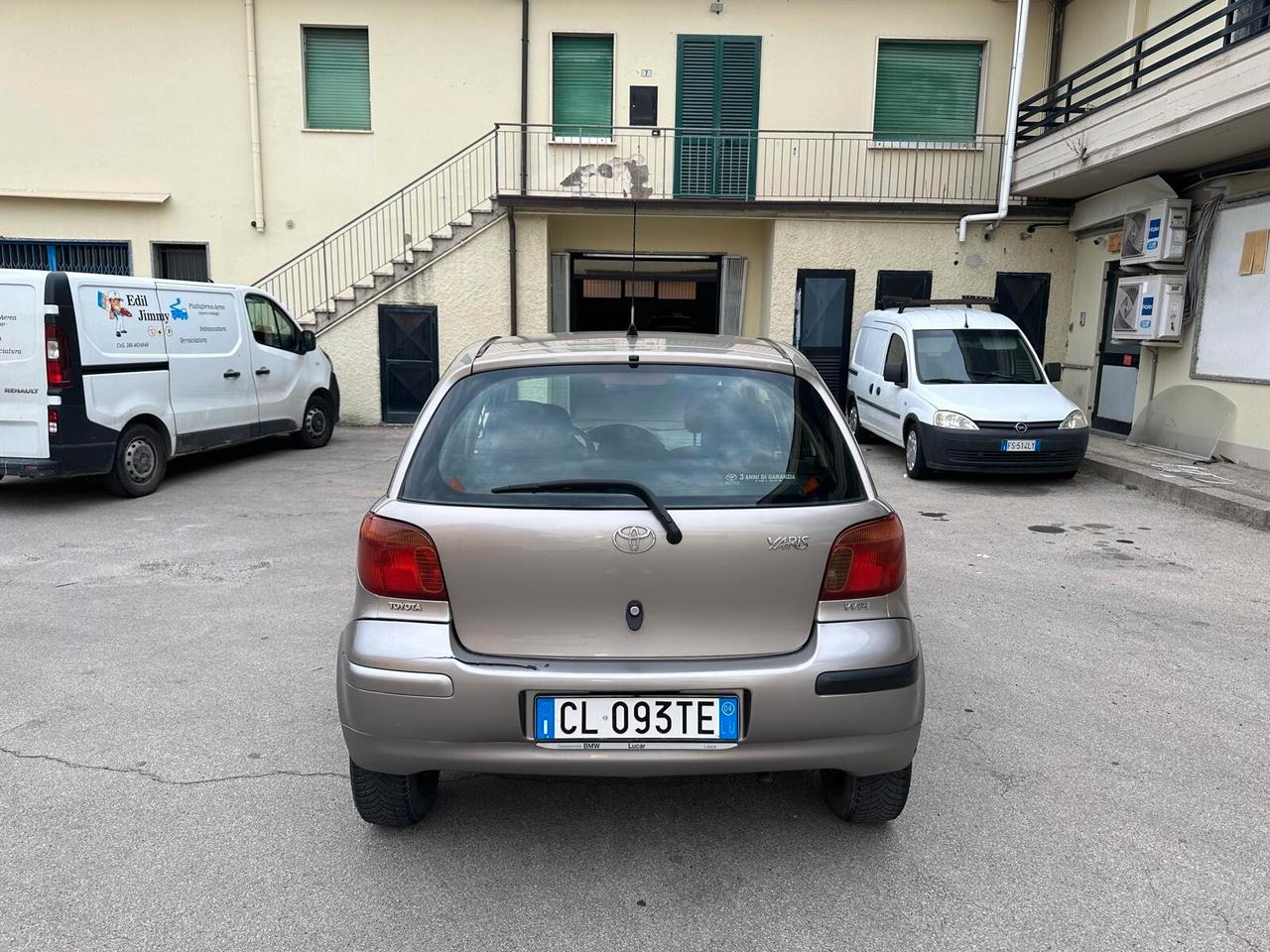 Toyota Yaris 1.3i 16V cat 5 porte Sol