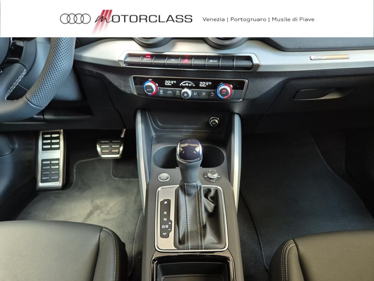 Audi Q2 35 1.5 tfsi identity black s tronic