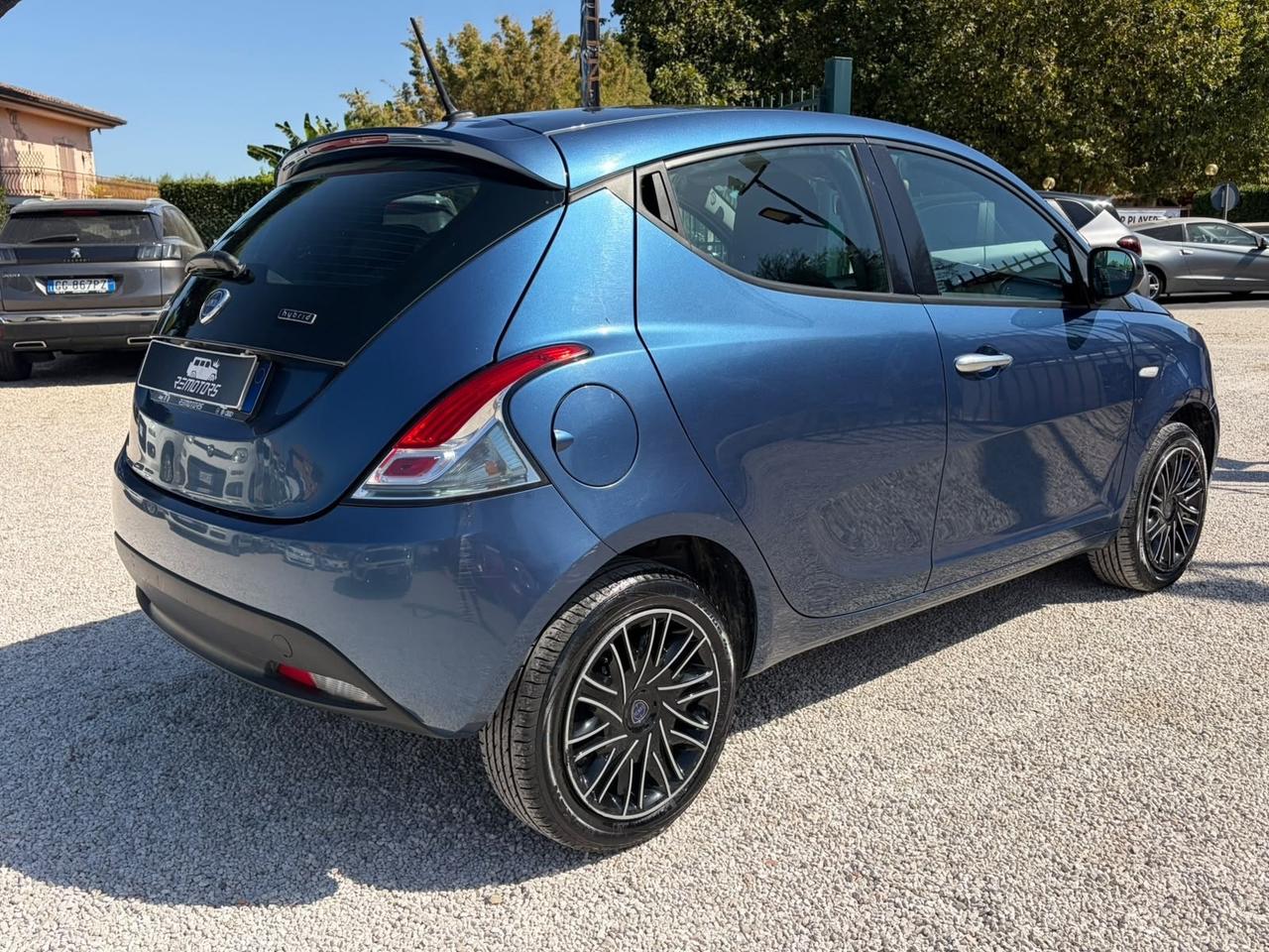 Lancia Ypsilon 1.0 FireFly 5 porte S&S Hybrid Gold